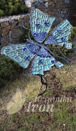 Motýl - s modrým dekorem
